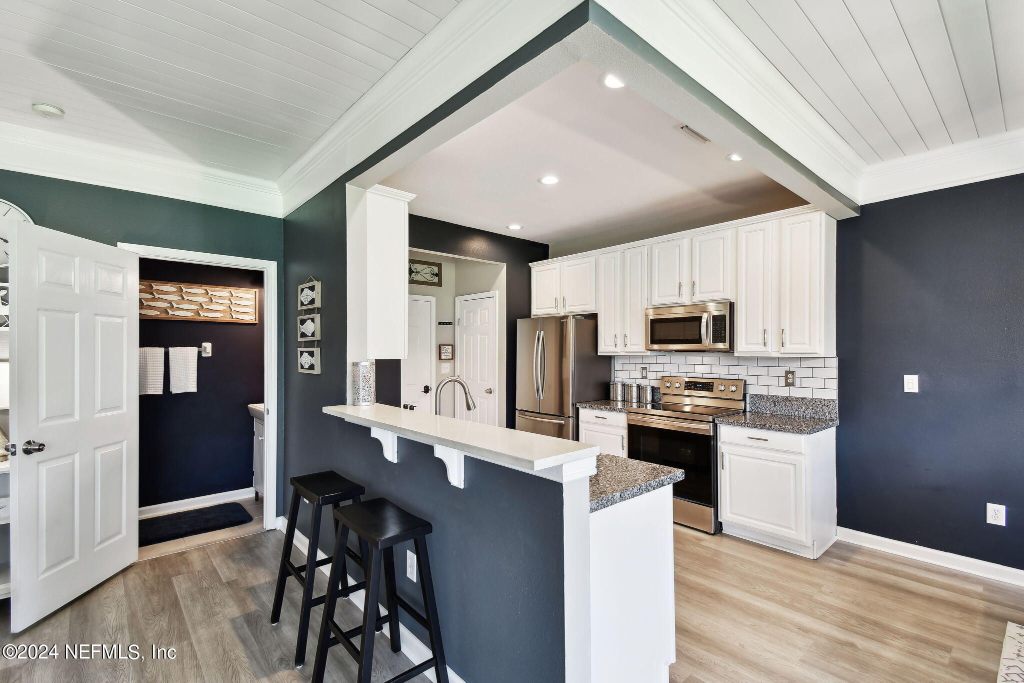 7473 Devondale Way Jacksonville, FL 32256 - Photo 14 of 68 Breakfast Bar