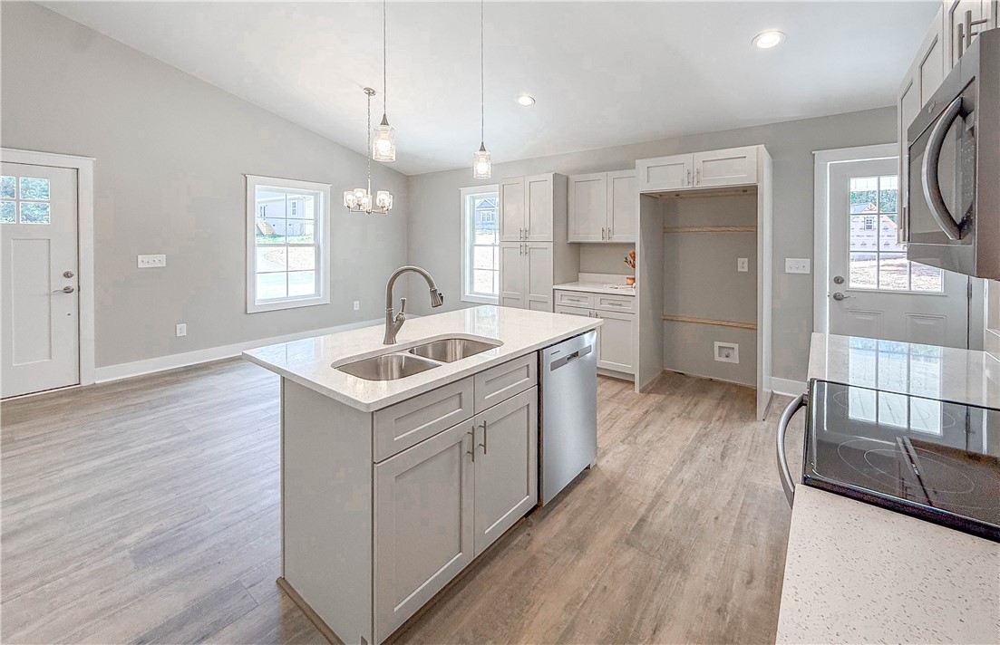 505 South Oak Street Seneca, SC 29678 - Photo 15 of 40