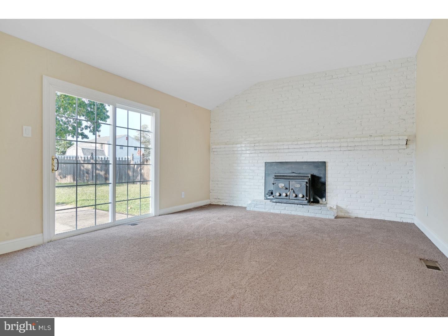 219 Regency Road Edgewater Park, NJ 08010 - Photo 11 of 20