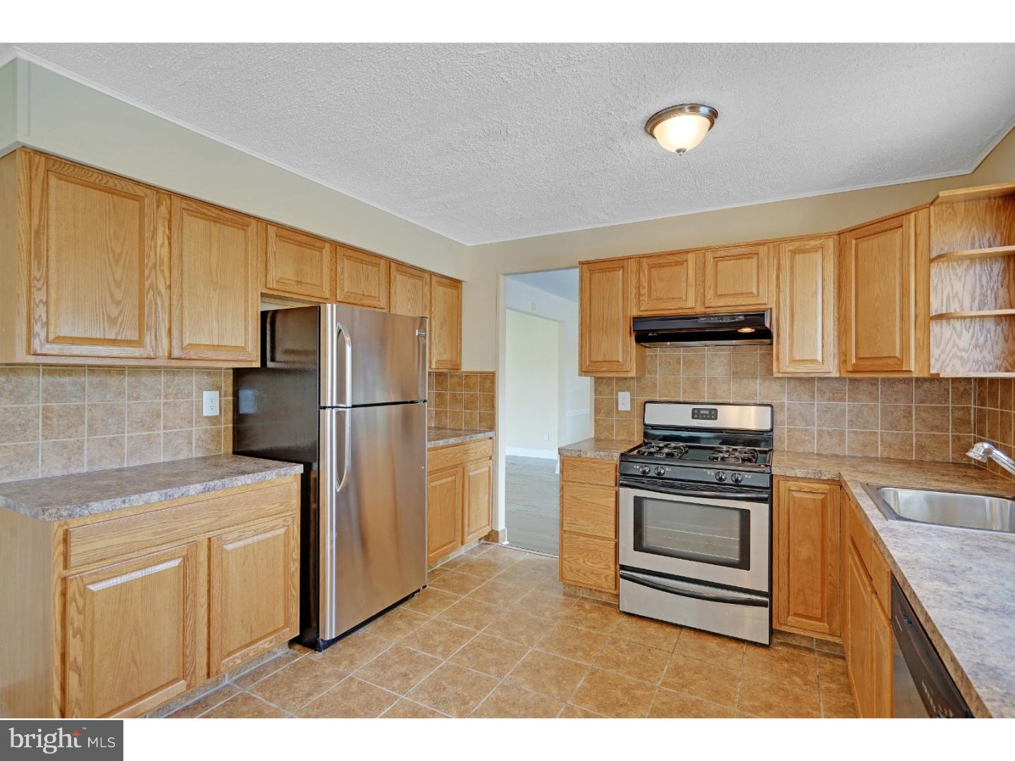 219 Regency Road Edgewater Park, NJ 08010 - Photo 13 of 20