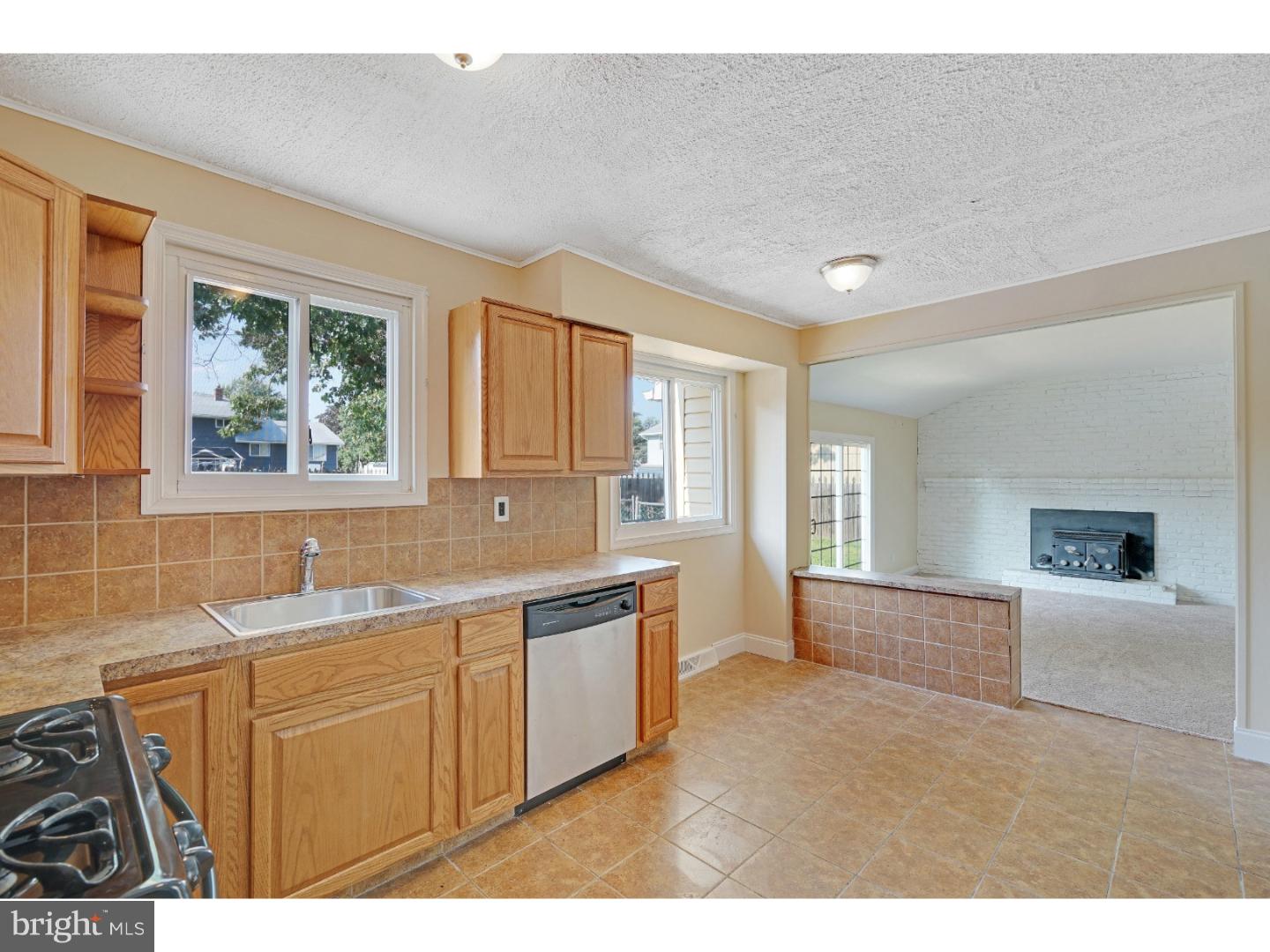 219 Regency Road Edgewater Park, NJ 08010 - Photo 14 of 20