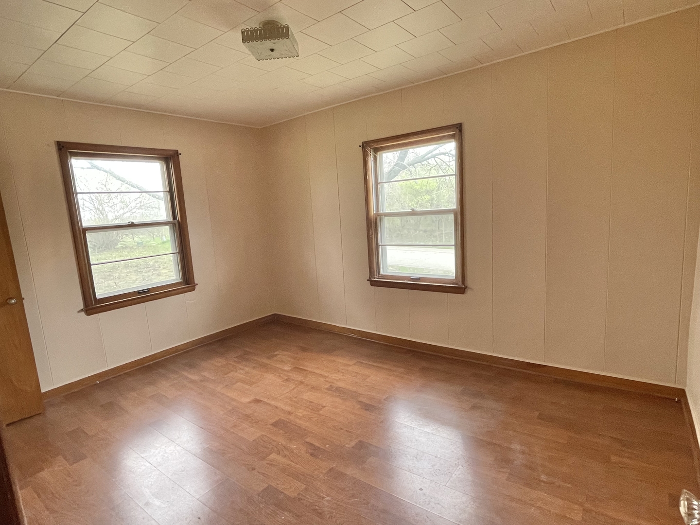 505 North St Paul Street Mark, IL 61326 - Photo 15 of 24 an empty room with windows