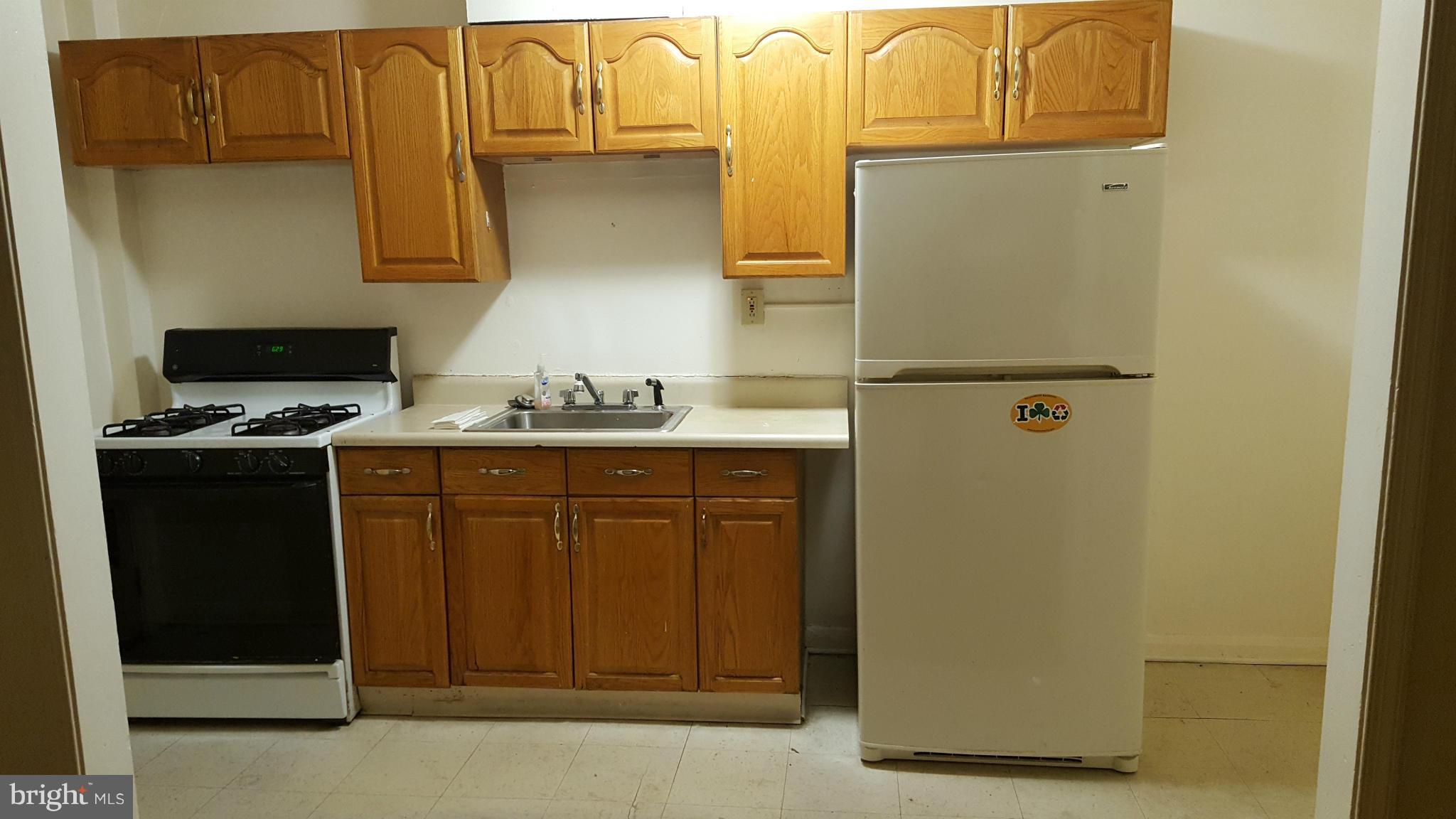 2707 North Rosedale Street Baltimore, MD 21216 - Photo 2 of 16 Kitchen