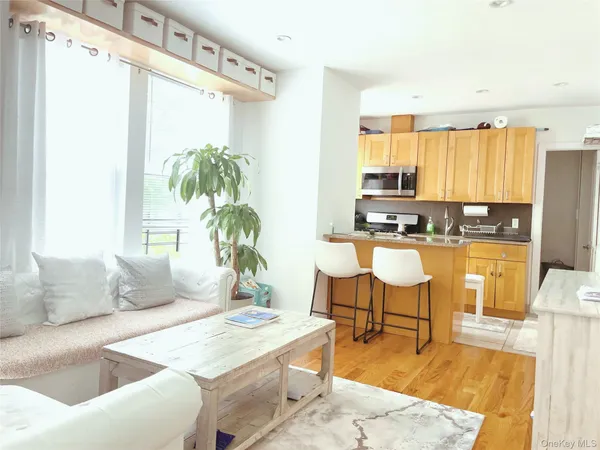 $2,350 | 60-08 Cooper Avenue, Unit 2 | Glendale