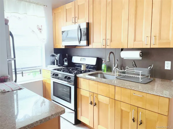 $2,350 | 60-08 Cooper Avenue, Unit 2 | Glendale