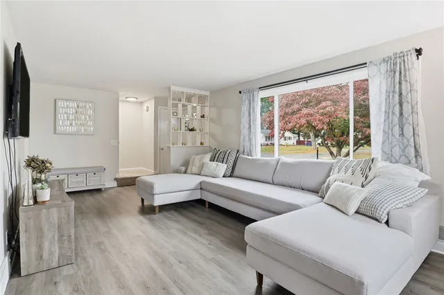 $230,500 | 178 Vinedale Avenue, Irondequoit, NY 14622