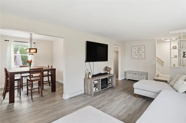 $230,500 | 178 Vinedale Avenue, Irondequoit, NY 14622