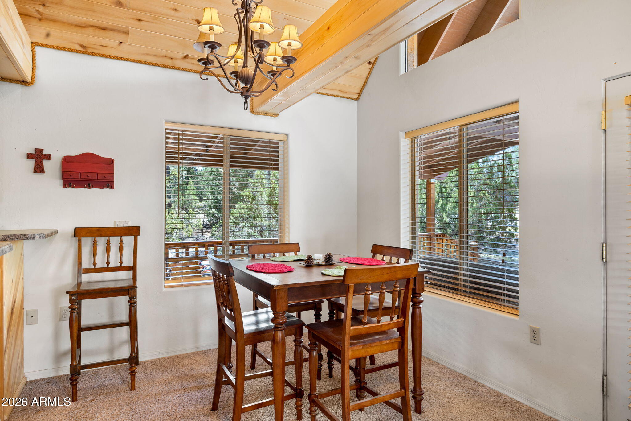 3166 Chevelon Road Overgaard, AZ 85933 - Photo 6 of 41 DINING