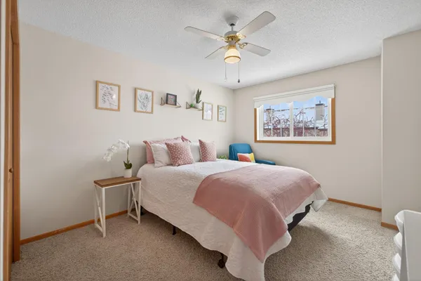 $195,000 | 4065 Wilshire Circle, Unit 8, Shoreview, MN 55126