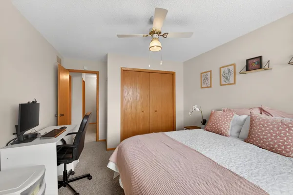 $195,000 | 4065 Wilshire Circle, Unit 8, Shoreview, MN 55126