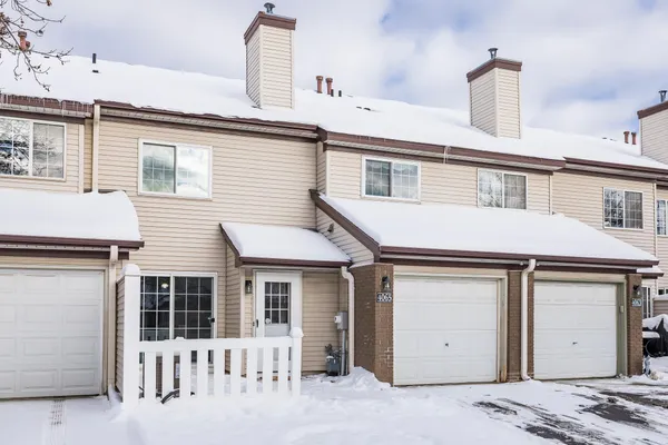 $195,000 | 4065 Wilshire Circle, Unit 8, Shoreview, MN 55126