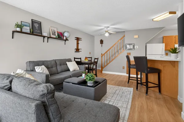 $195,000 | 4065 Wilshire Circle, Unit 8, Shoreview, MN 55126