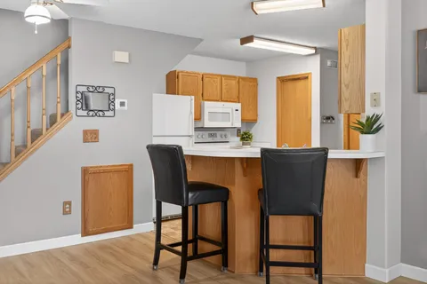 $195,000 | 4065 Wilshire Circle, Unit 8, Shoreview, MN 55126