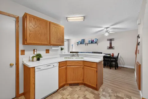 $195,000 | 4065 Wilshire Circle, Unit 8, Shoreview, MN 55126