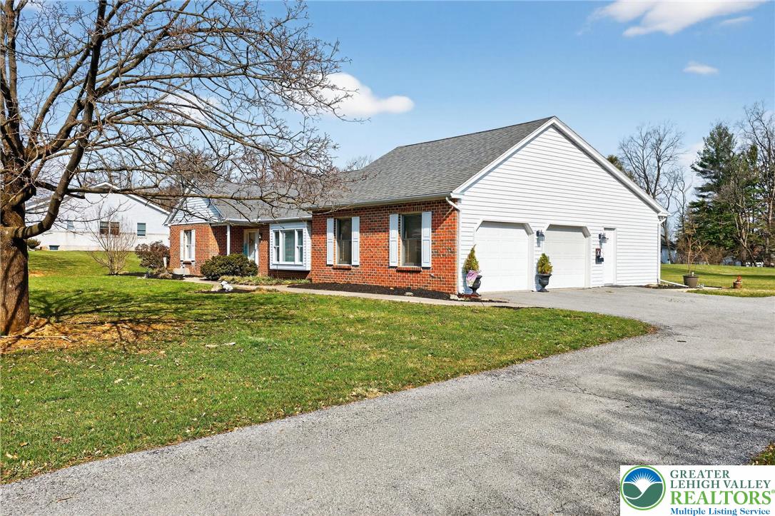 1701 Minesite Road Allentown, PA 18103 - Photo 4 of 42 Gallery Image 4