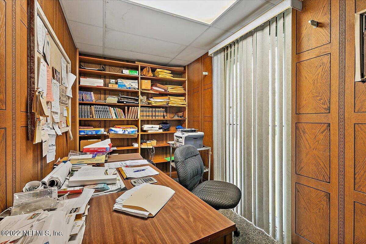 2701 Dean Road Jacksonville, FL 32216 - Photo 14 of 19 a view of balcony and workspace