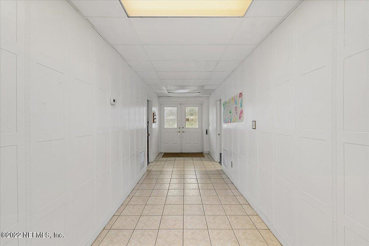 2701 Dean Road Jacksonville, FL 32216 - Photo 3 of 19 a view of a hallway