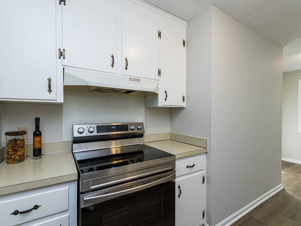 2933 Wycliff Road Raleigh, NC 27607 - Photo 8 of 30 Photo 8
