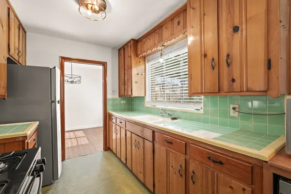 $1,795 | 1207 Stonecrest Drive, Houston, TX 77018