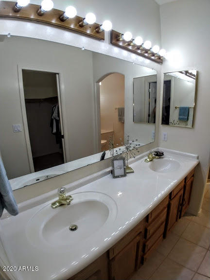 2412 West Irvine Road Phoenix, AZ 85086 - Photo 14 of 38 Master Vantiy