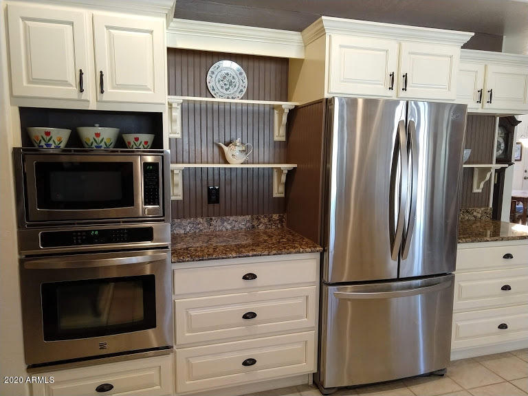 2412 West Irvine Road Phoenix, AZ 85086 - Photo 3 of 38 Kitchen