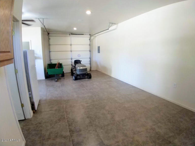 2412 West Irvine Road Phoenix, AZ 85086 - Photo 34 of 38 Workshop