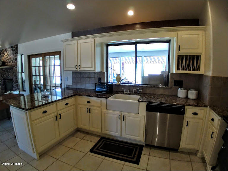 2412 West Irvine Road Phoenix, AZ 85086 - Photo 4 of 38 Kitchen