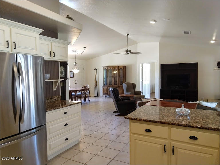 2412 West Irvine Road Phoenix, AZ 85086 - Photo 6 of 38 Great Room