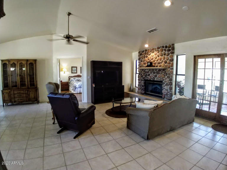 2412 West Irvine Road Phoenix, AZ 85086 - Photo 7 of 38 Great Room