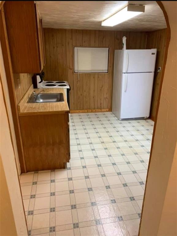 660 3rd Street Pitcairn, PA 15140 - Photo 5 of 10