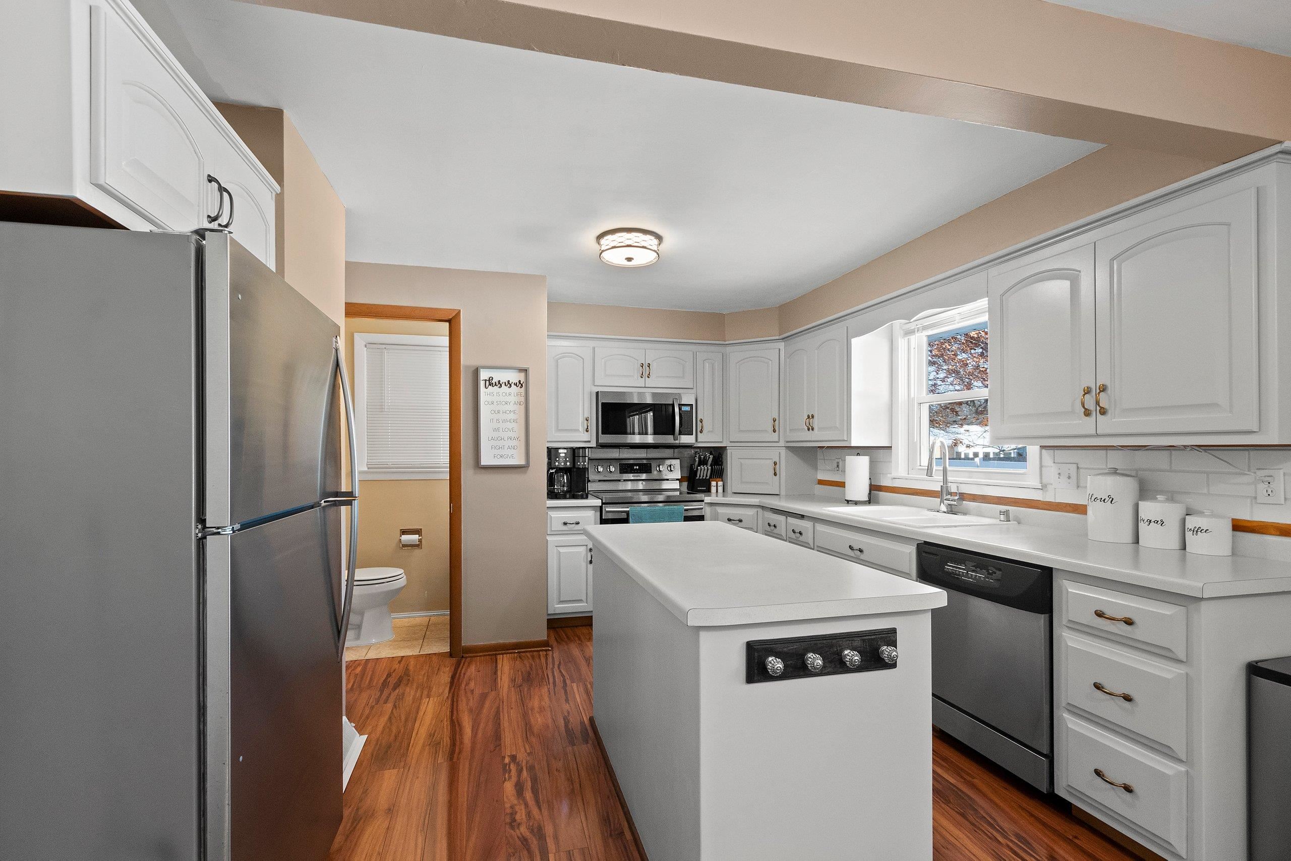 155 Custer Court Green Bay, WI 54301 - Photo 13 of 62