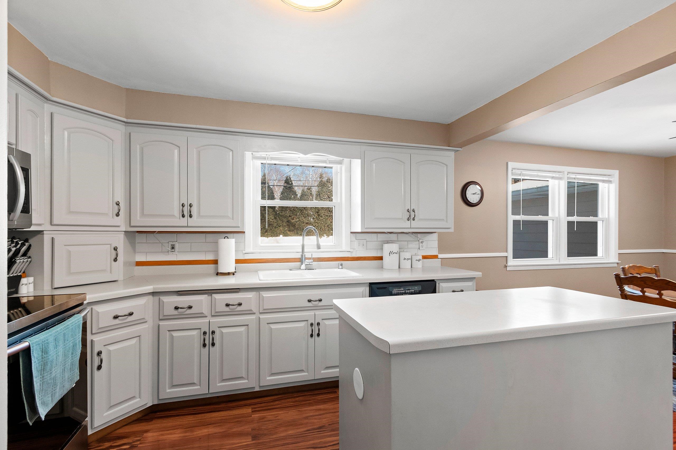 155 Custer Court Green Bay, WI 54301 - Photo 16 of 62