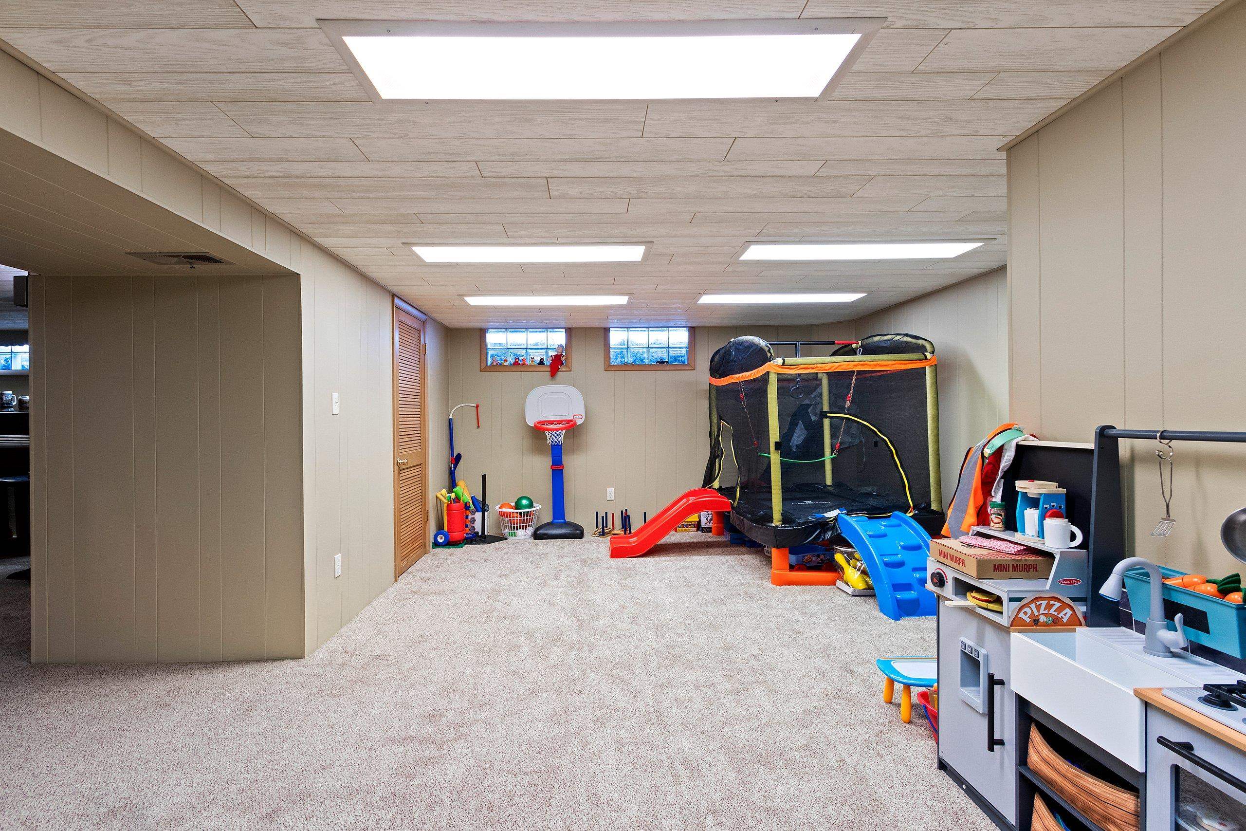 155 Custer Court Green Bay, WI 54301 - Photo 34 of 62