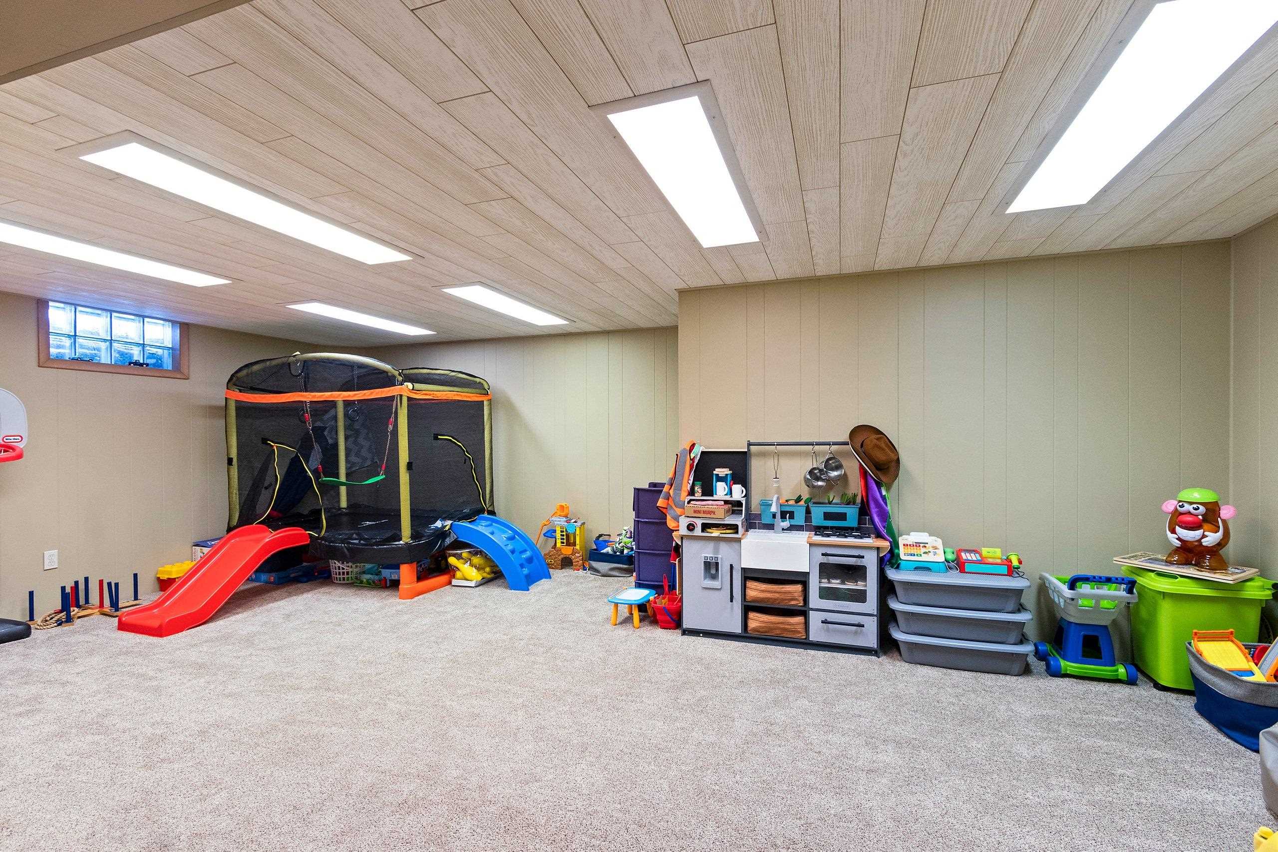 155 Custer Court Green Bay, WI 54301 - Photo 35 of 62