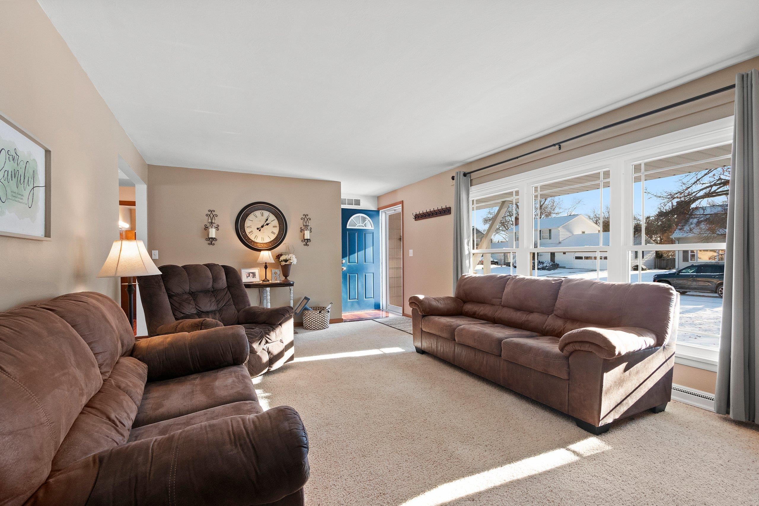 155 Custer Court Green Bay, WI 54301 - Photo 9 of 62