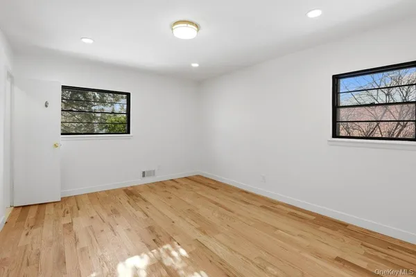 $1,379,000 | 32 Rockland Drive, Jericho, NY 11753