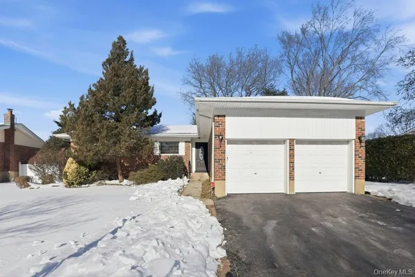 $1,379,000 | 32 Rockland Drive, Jericho, NY 11753