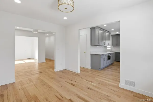 $1,379,000 | 32 Rockland Drive, Jericho, NY 11753