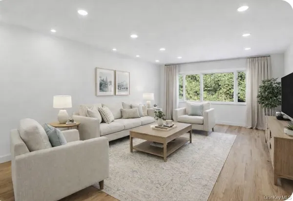 $1,379,000 | 32 Rockland Drive, Jericho, NY 11753