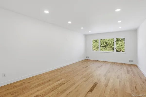 $1,379,000 | 32 Rockland Drive, Jericho, NY 11753