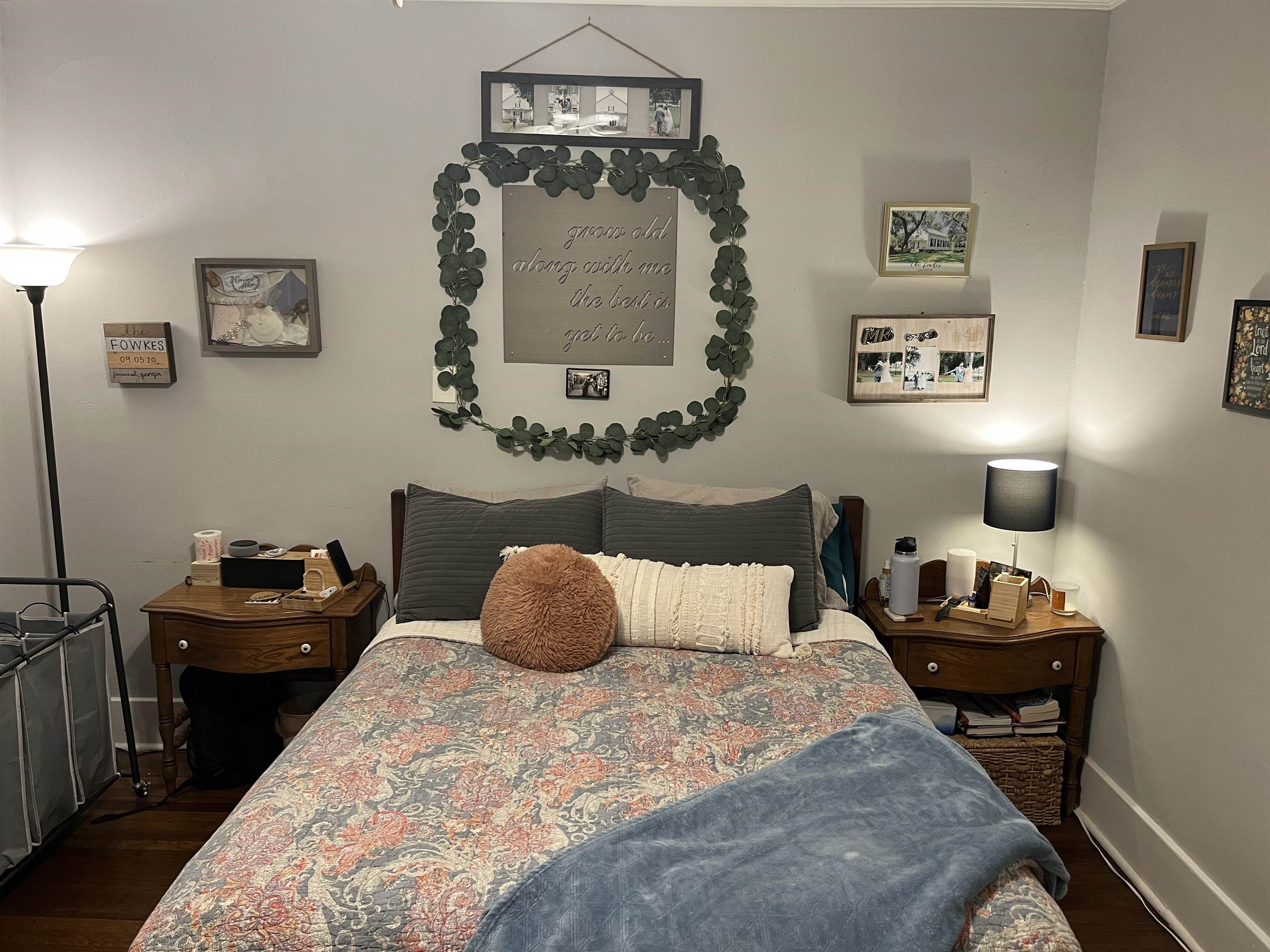 723 Spring Street Memphis, TN 38112 - Photo 17 of 18 a bedroom with bed and a mirror
