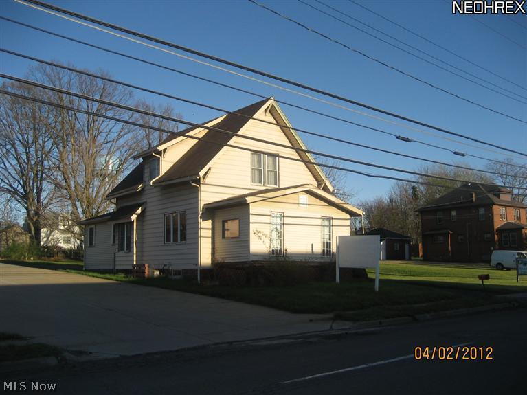 117 North Meridian Road Youngstown, OH 44509 - Photo 2 of 14