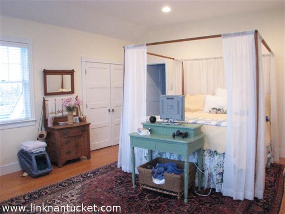 8 Deacon's Way Nantucket, MA 02554 - Photo 21 of 23 Gallery Image 21