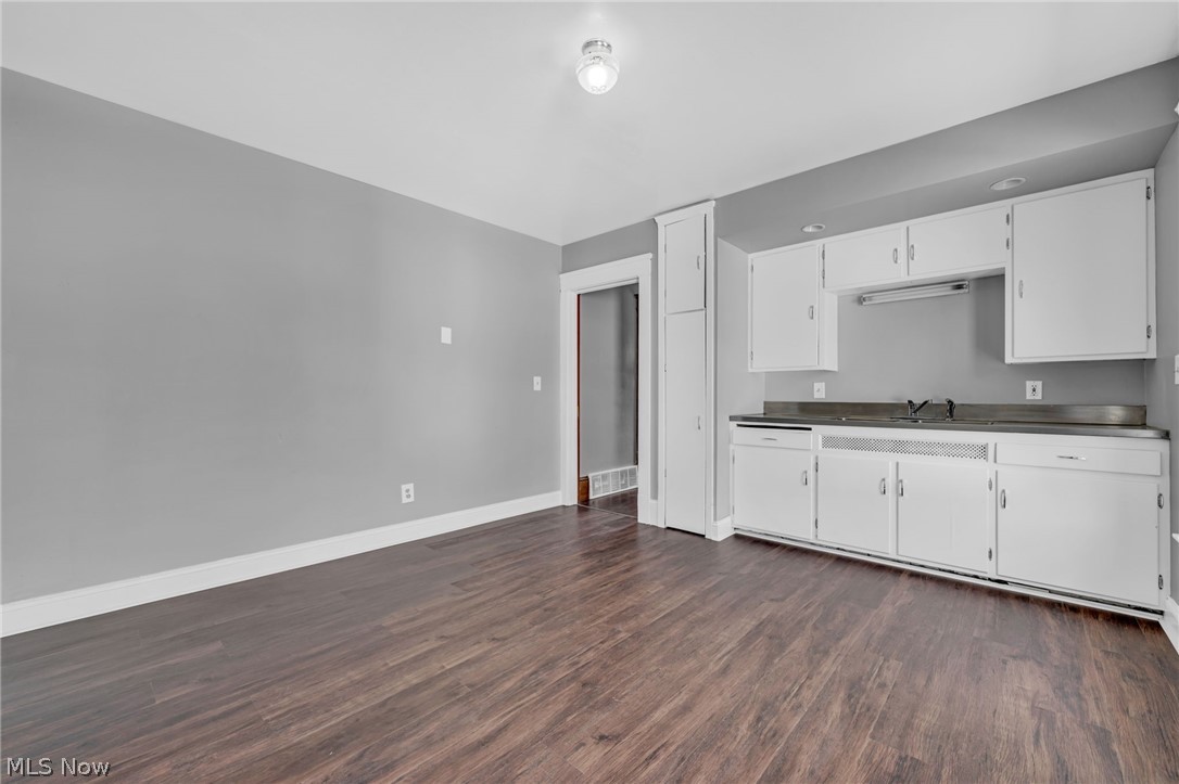 4438 Pearl Road Cleveland, OH 44109 - Photo 12 of 50