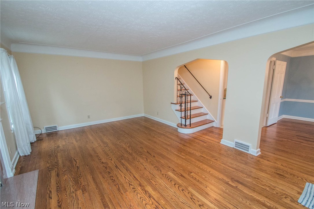 3873 Bethany Road Cleveland, OH 44118 - Photo 4 of 35