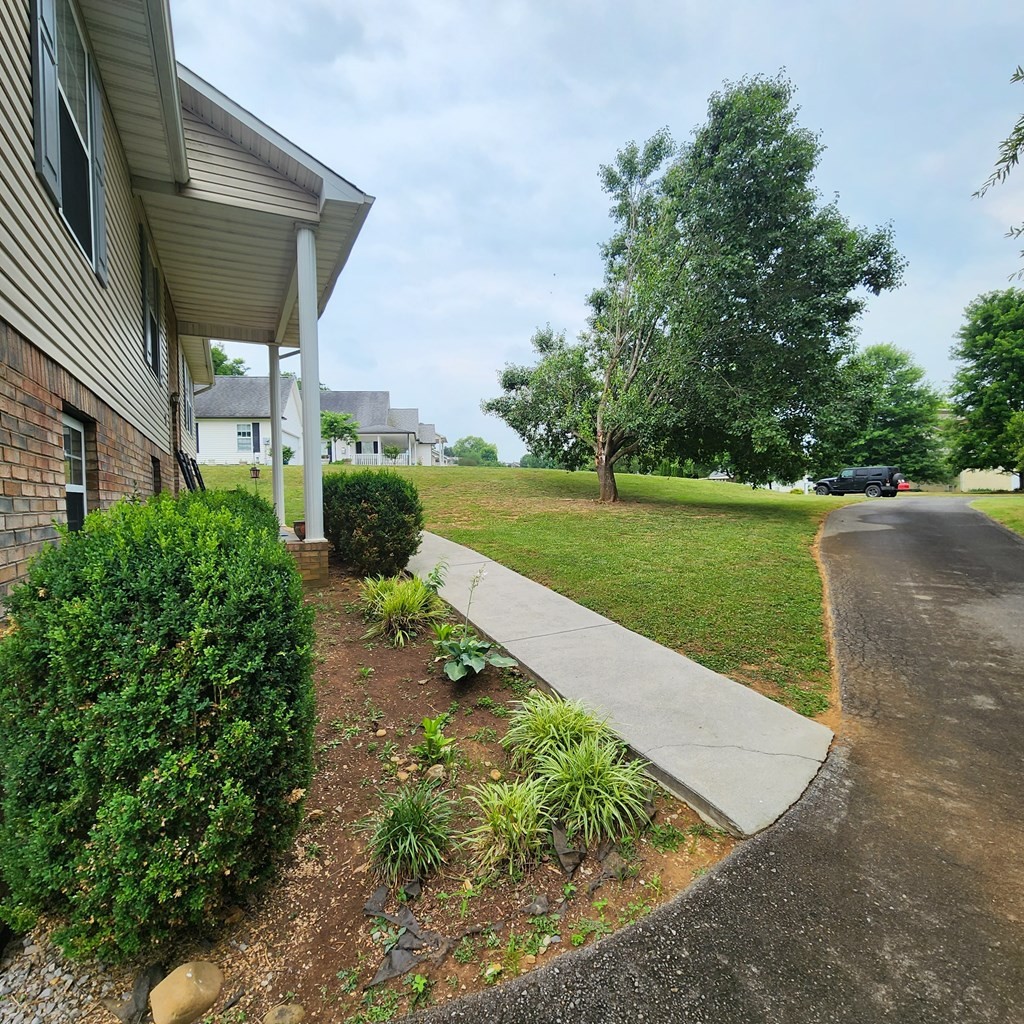 1721 Meadow Ridge Circle Sevierville, TN 37862 - Photo 4 of 30 Gallery Image 4