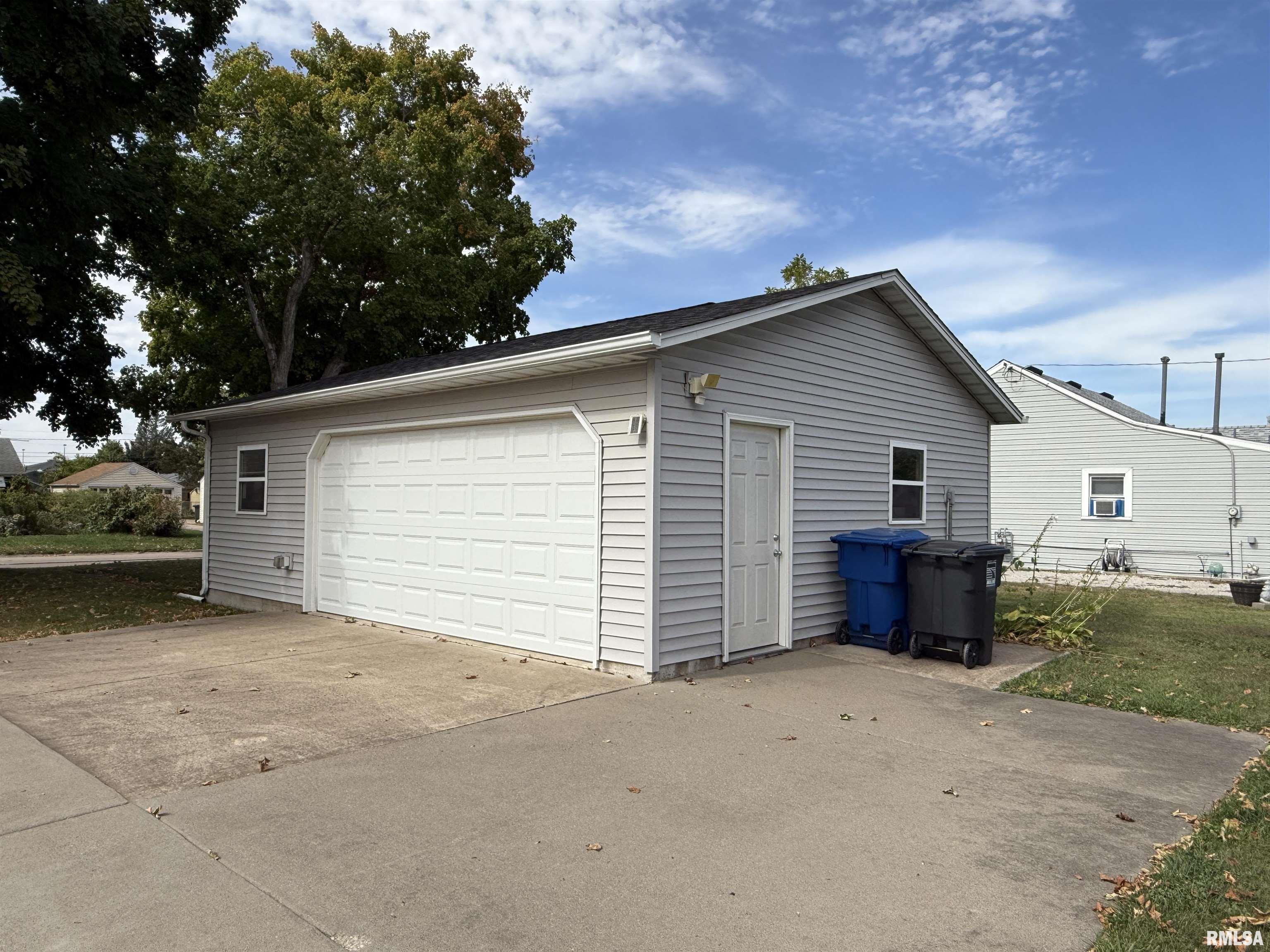 2402 45th Street Moline, IL 61265 - Photo 11 of 13 Gallery Image 11