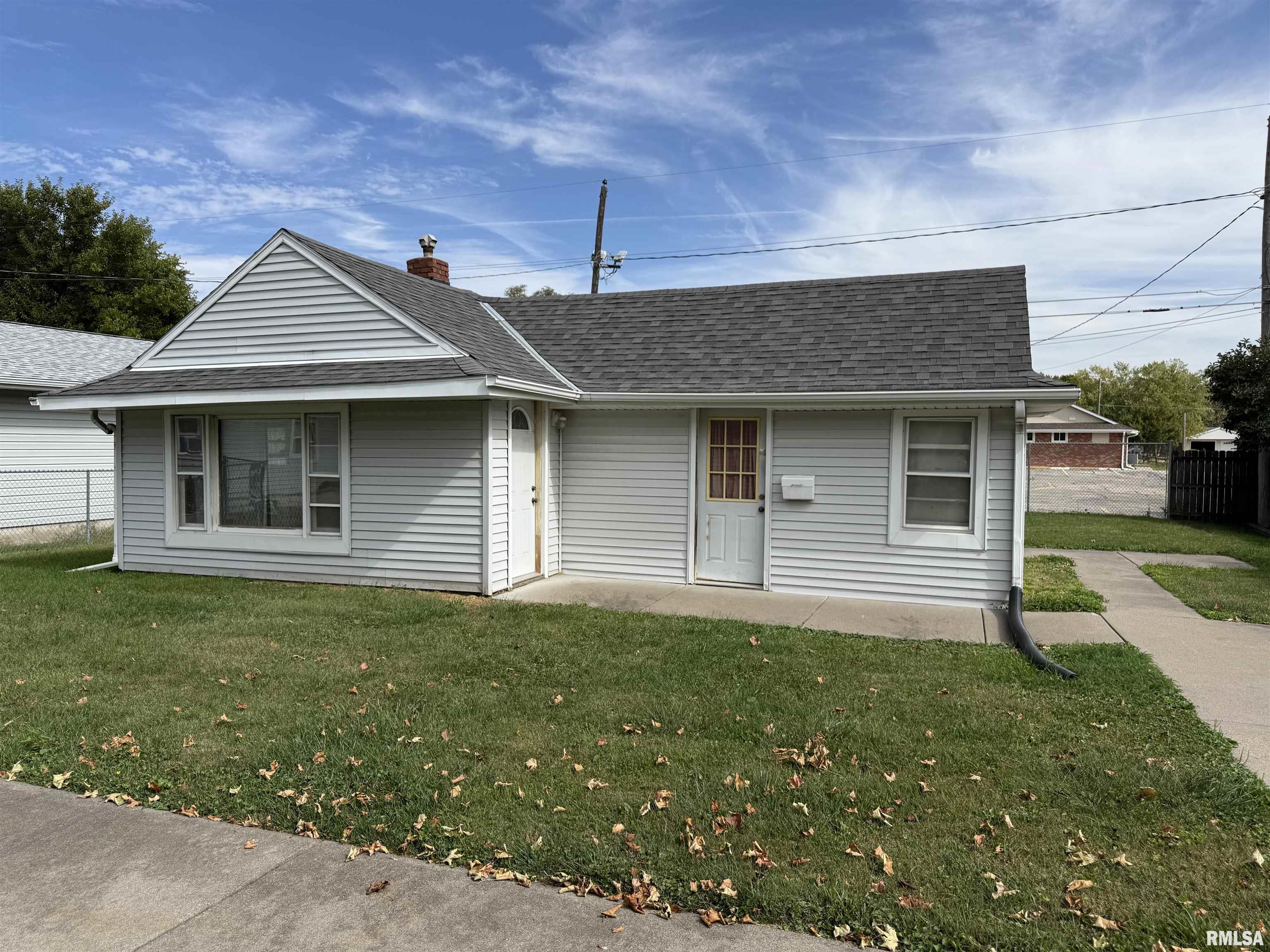 2402 45th Street Moline, IL 61265 - Photo 2 of 13 Gallery Image 2