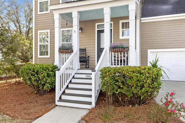 $1,100,000 | 186 Cartright Street, Daniel Island, SC 29492