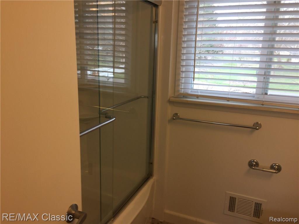30012 Briarton Street Farmington, MI 48331 - Photo 46 of 48